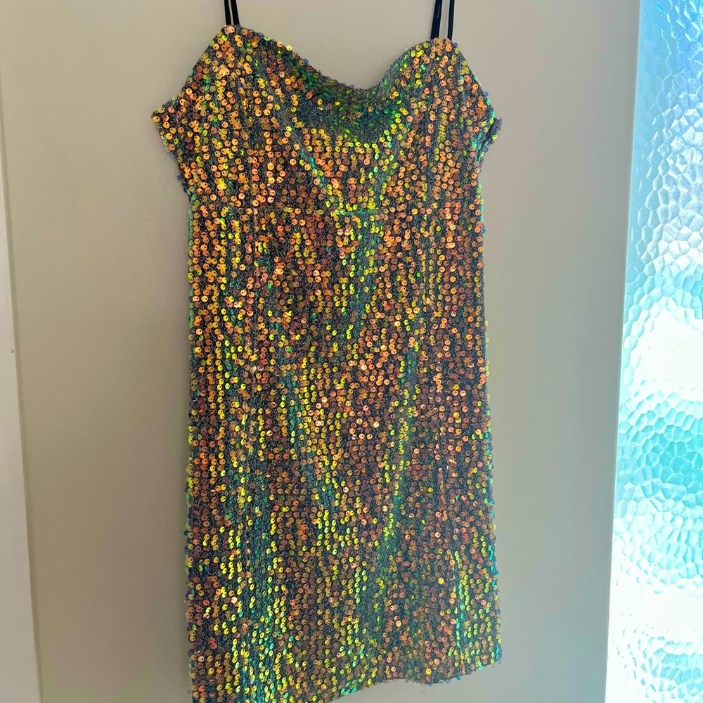 Iridescent sequin body con dress by urban outfitters - Picture 2 of 6